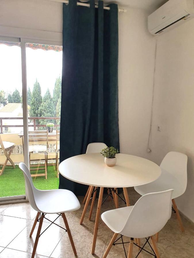 Apartamento Tropical Con Piscina Cerca De La Playa Torremolinos Bagian luar foto