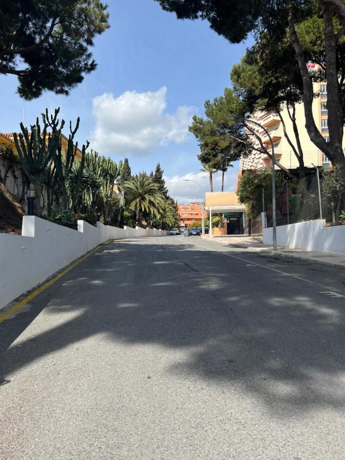 Apartamento Tropical Con Piscina Cerca De La Playa Torremolinos Bagian luar foto