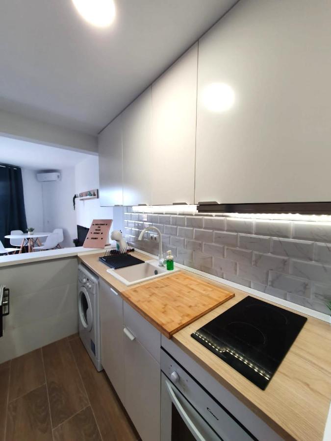 Apartamento Tropical Con Piscina Cerca De La Playa Torremolinos Bagian luar foto