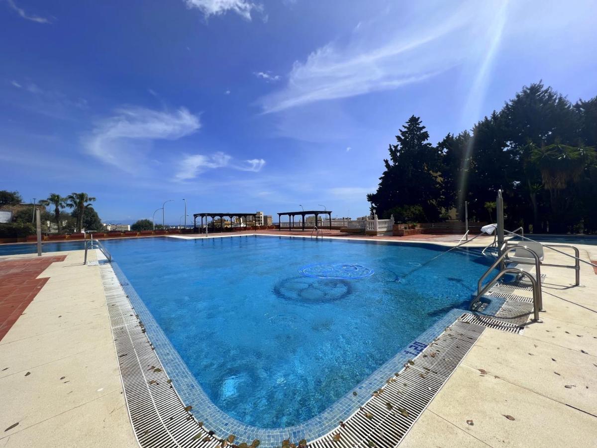 Apartamento Tropical Con Piscina Cerca De La Playa Torremolinos Bagian luar foto